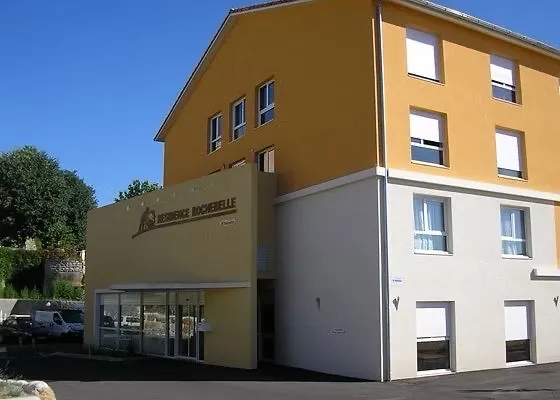 Façade de la résidence SAMDO à Alès — EHPAD isolé par ISOCALL